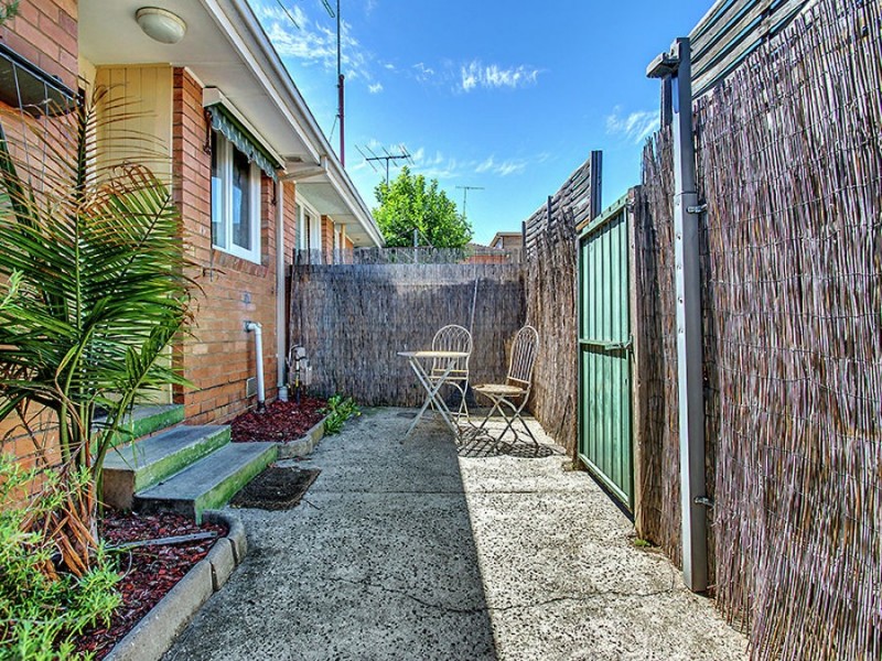 2/206 Dawson Street, Brunswick West VIC 3055