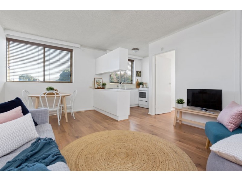 9/9 Austin Terrace, Brunswick VIC 3056