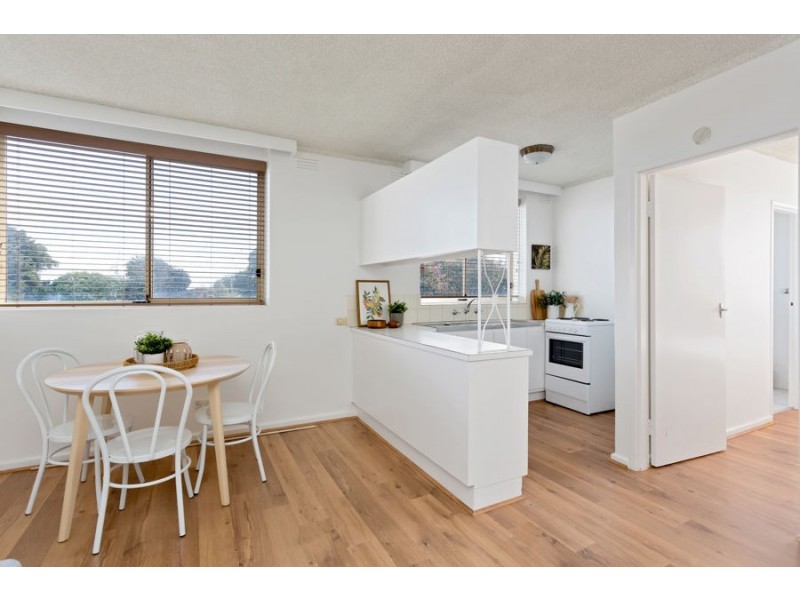 9/9 Austin Terrace, Brunswick VIC 3056