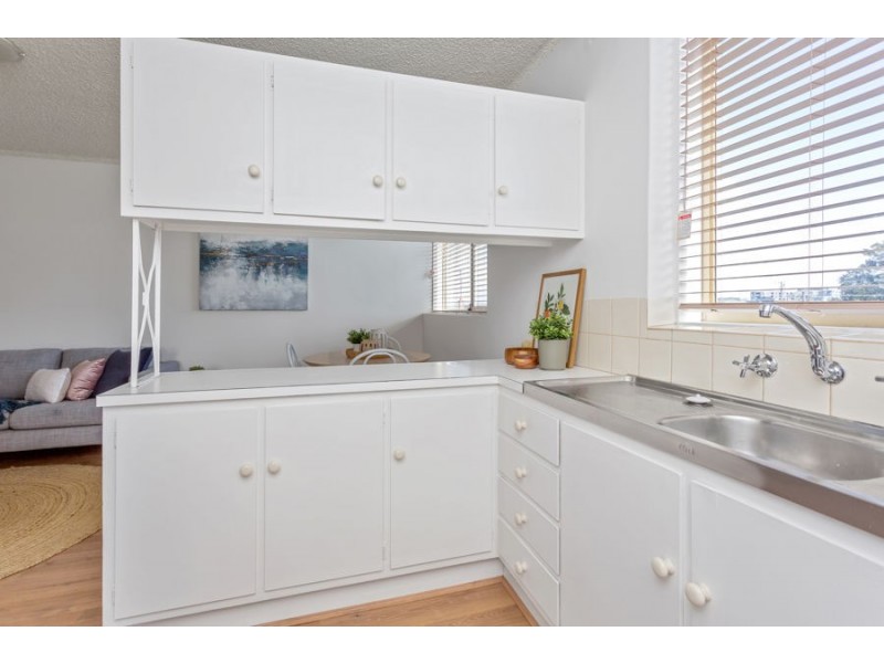 9/9 Austin Terrace, Brunswick VIC 3056