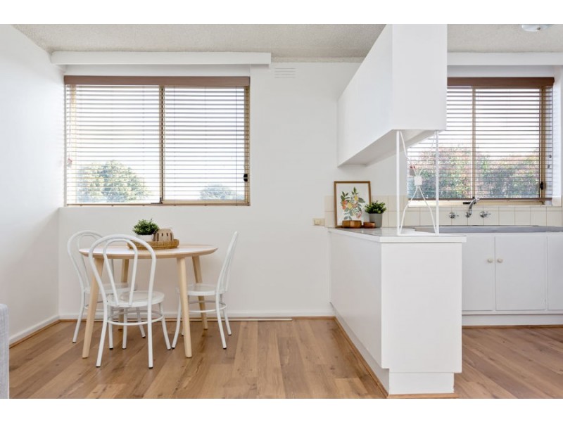 9/9 Austin Terrace, Brunswick VIC 3056