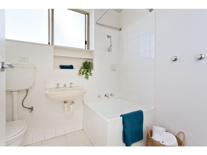 9/9 Austin Terrace, Brunswick VIC 3056