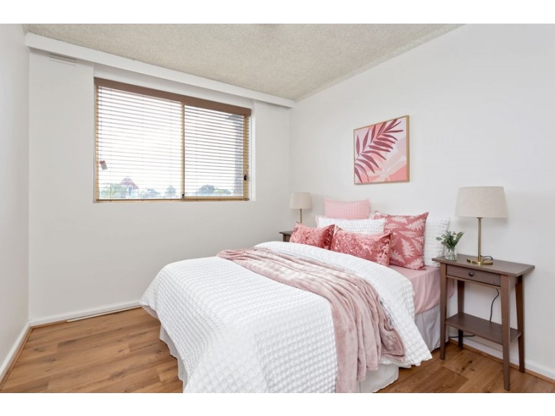 9/9 Austin Terrace, Brunswick VIC 3056