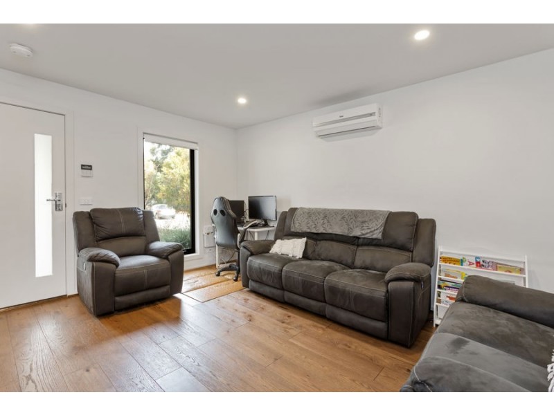 1/6-8 Brentwood Avenue, Pascoe Vale South VIC 3044