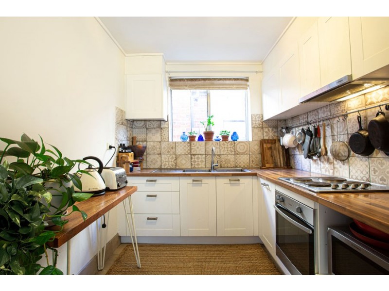 2/113 Albert Street, Brunswick VIC 3056