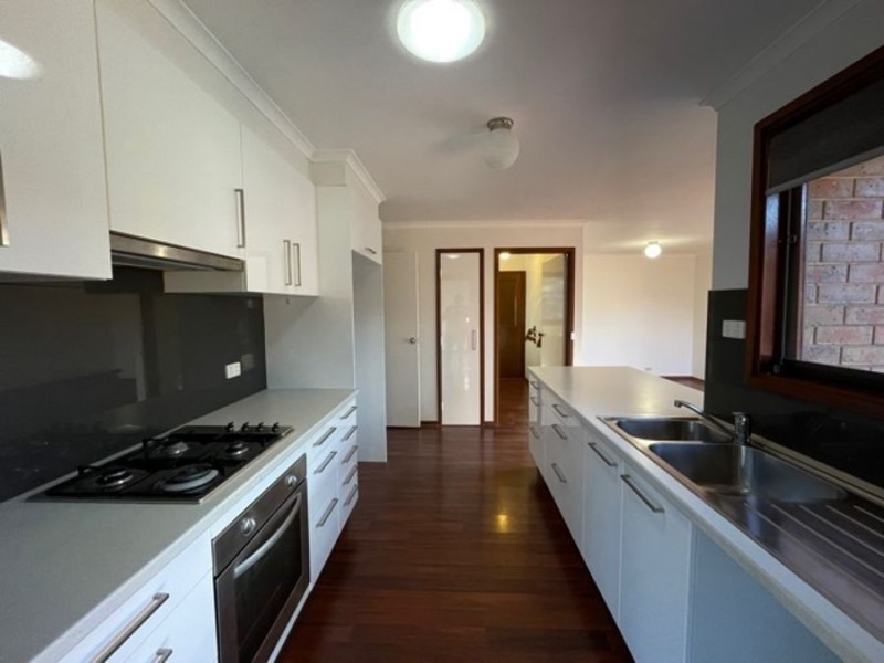 21 Cocoparra Crescent, Taylors Lakes VIC 3038