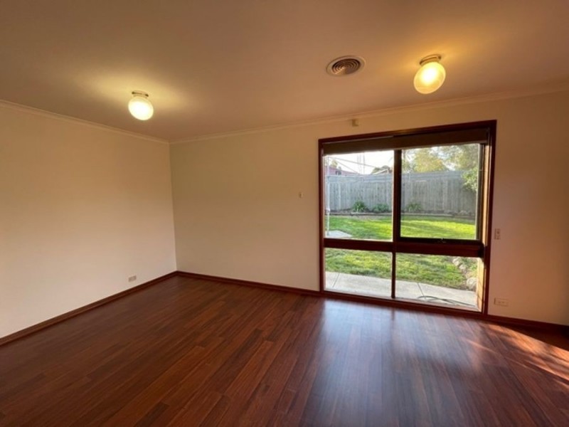 21 Cocoparra Crescent, Taylors Lakes VIC 3038