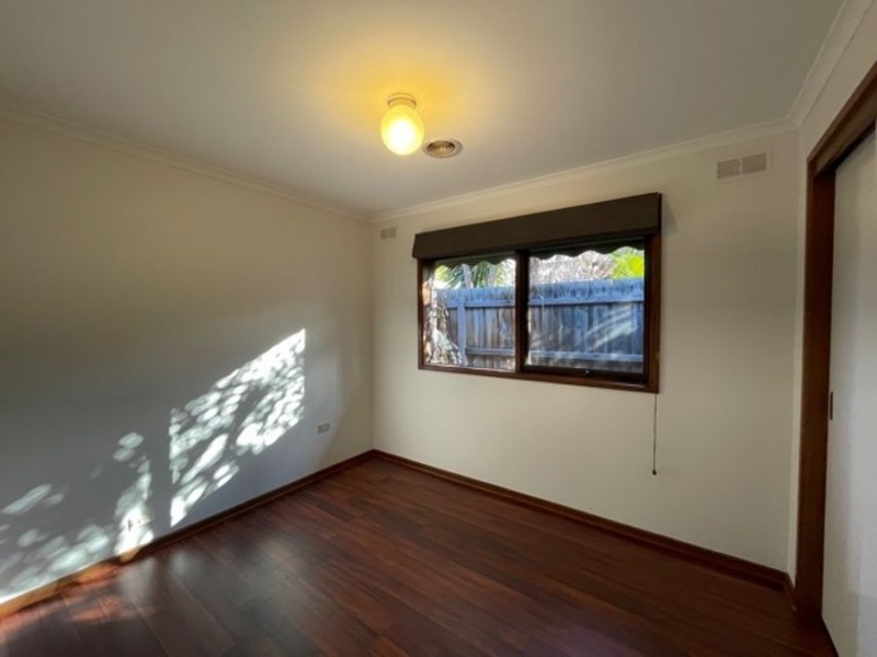 21 Cocoparra Crescent, Taylors Lakes VIC 3038