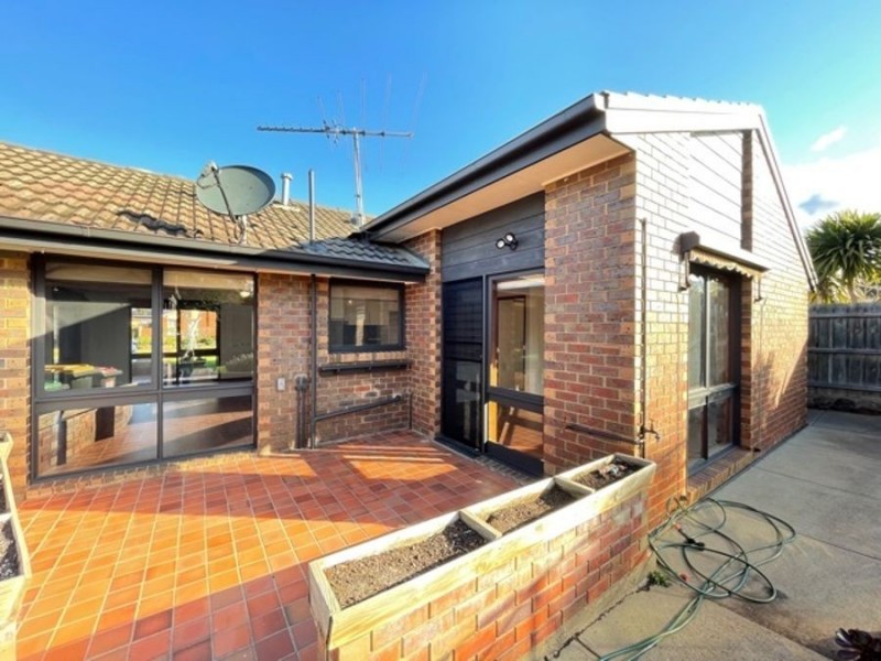 21 Cocoparra Crescent, Taylors Lakes VIC 3038