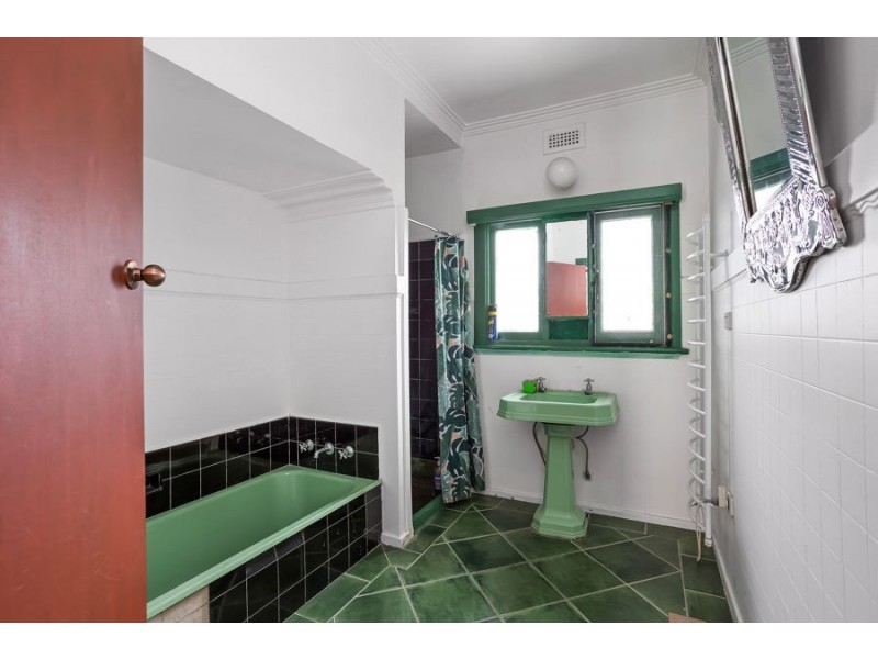 2 Jewell Cres, Brunswick West VIC 3055