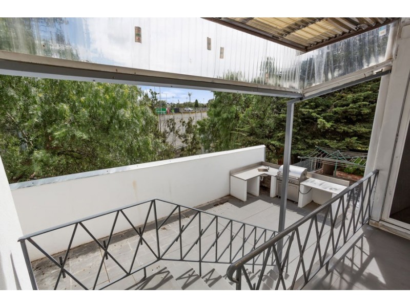 2 Jewell Cres, Brunswick West VIC 3055