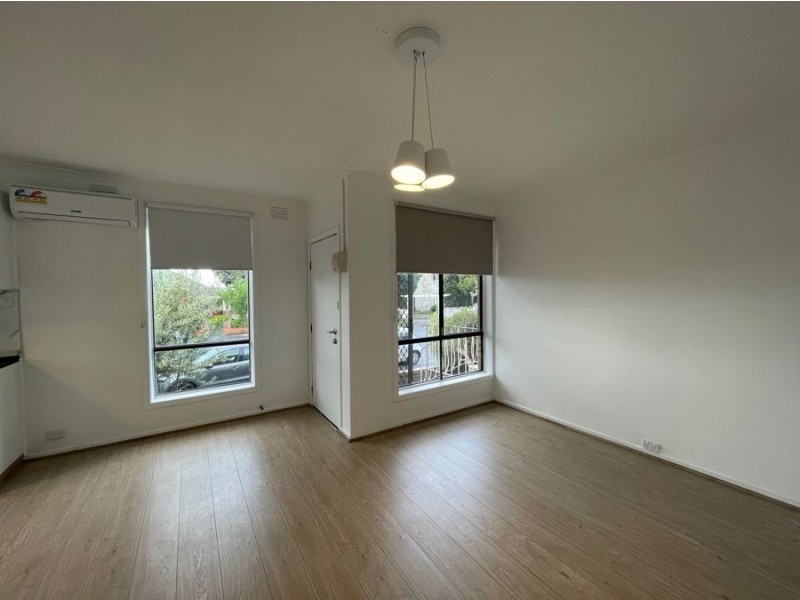 2/45 Whitby Street, Brunswick VIC 3056