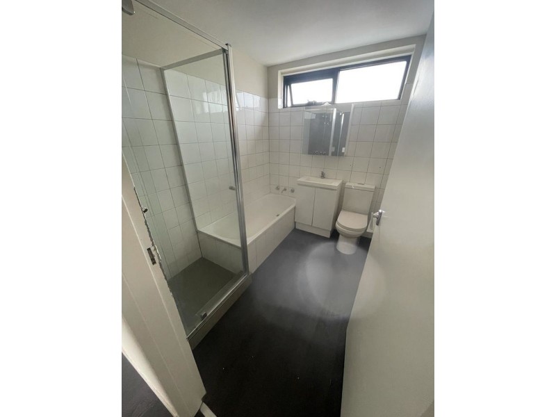 4/16 Donald Street, Brunswick VIC 3056