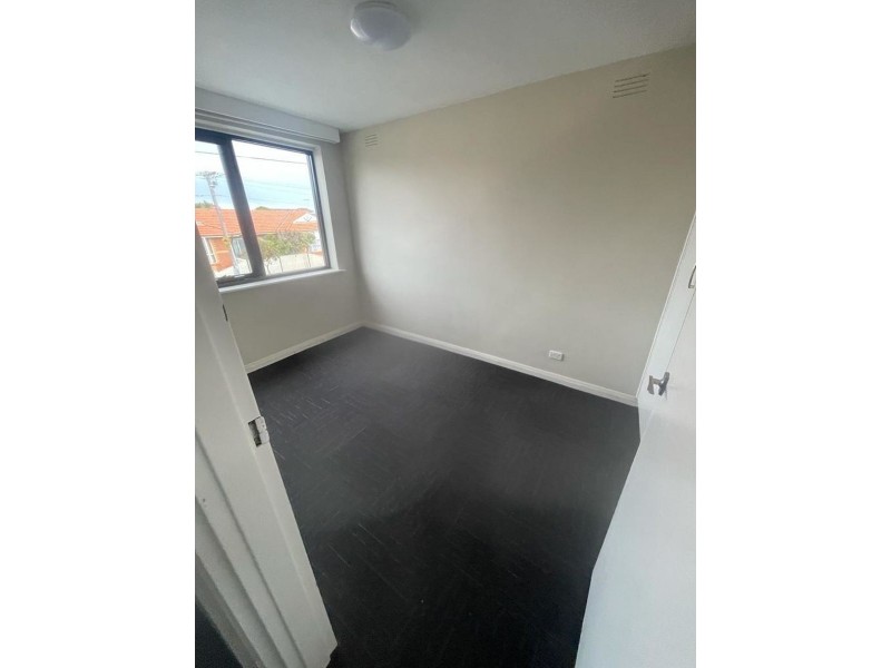 4/16 Donald Street, Brunswick VIC 3056