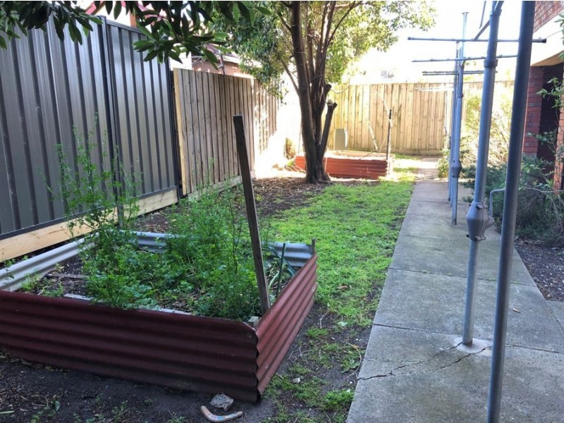 9/9 Austin Terrace, Brunswick VIC 3056