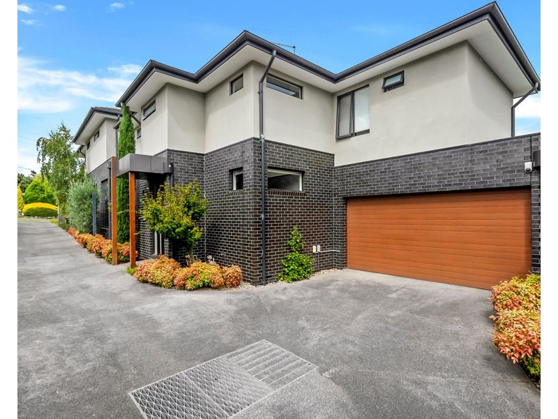 2/25 Leura Street, Doncaster East VIC 3109