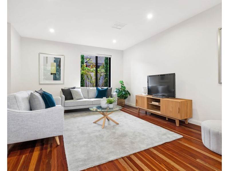 2/25 Leura Street, Doncaster East VIC 3109