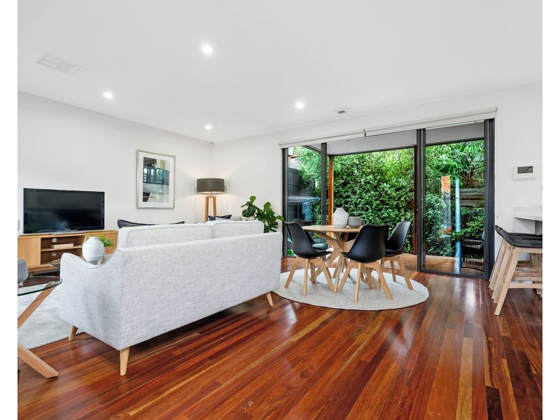 2/25 Leura Street, Doncaster East VIC 3109