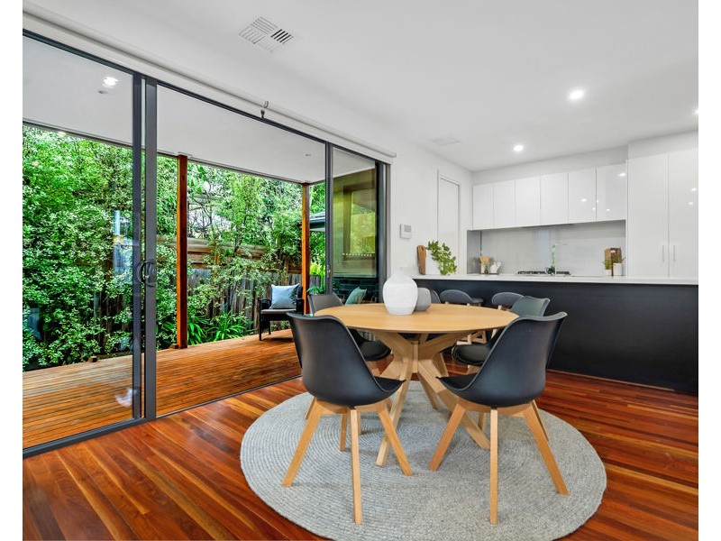 2/25 Leura Street, Doncaster East VIC 3109