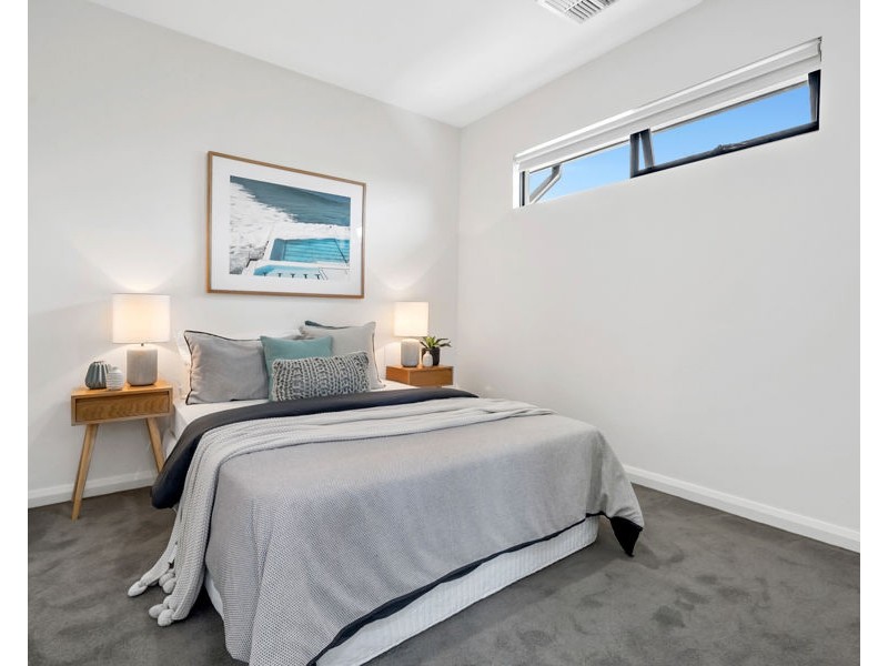 2/25 Leura Street, Doncaster East VIC 3109