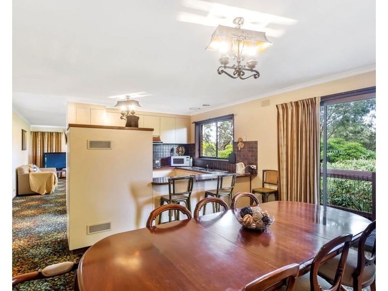 4 Rangeview Road, Donvale VIC 3111