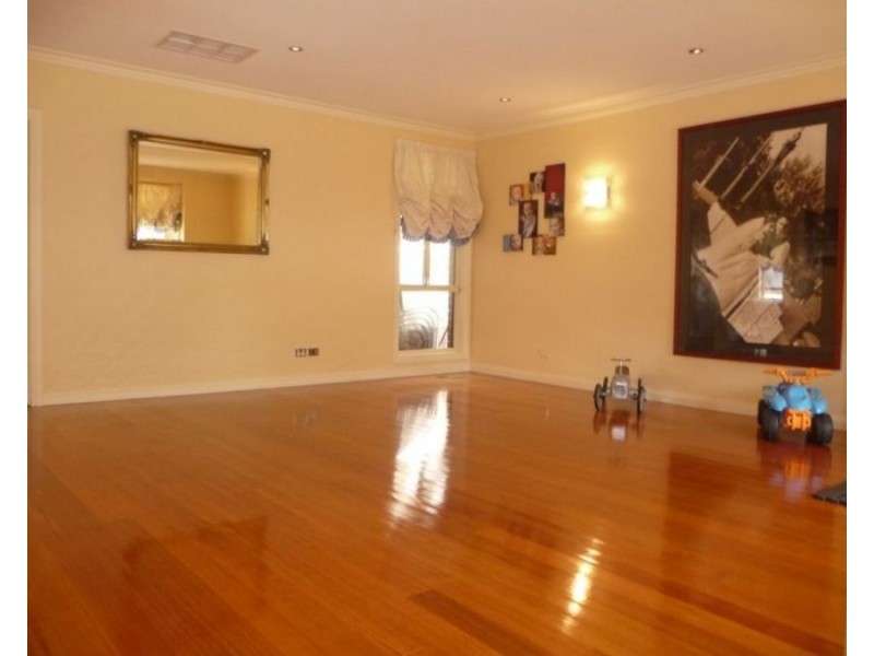 114 Stockdale Way, Mill Park VIC 3082