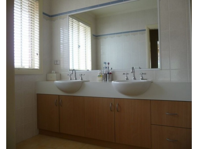 114 Stockdale Way, Mill Park VIC 3082