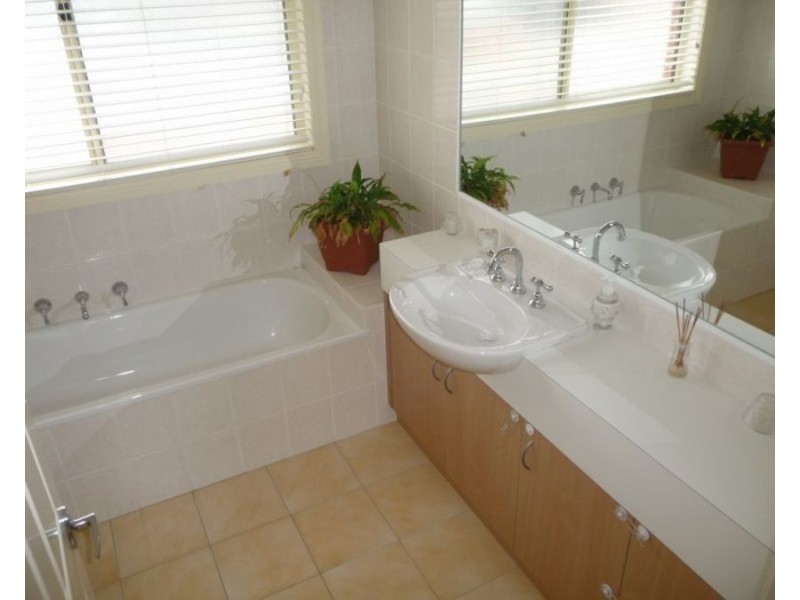 114 Stockdale Way, Mill Park VIC 3082