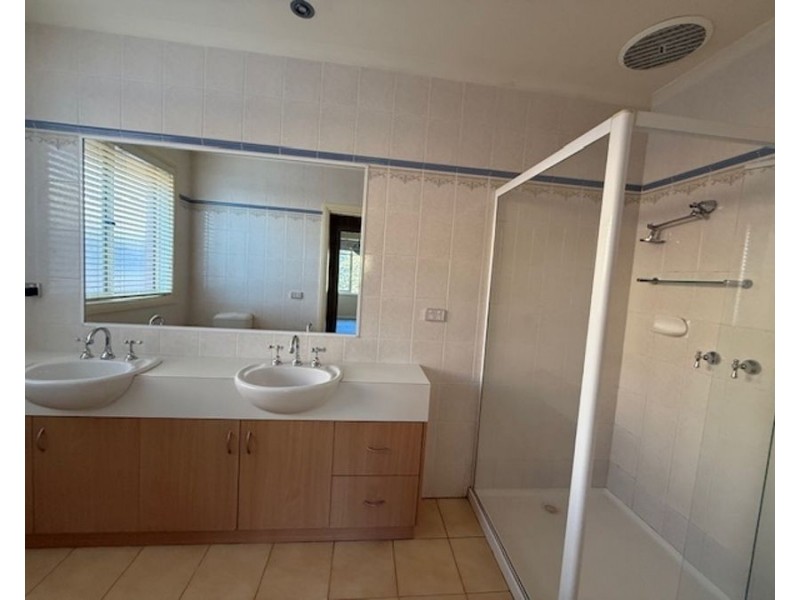 114 Stockdale Way, Mill Park VIC 3082