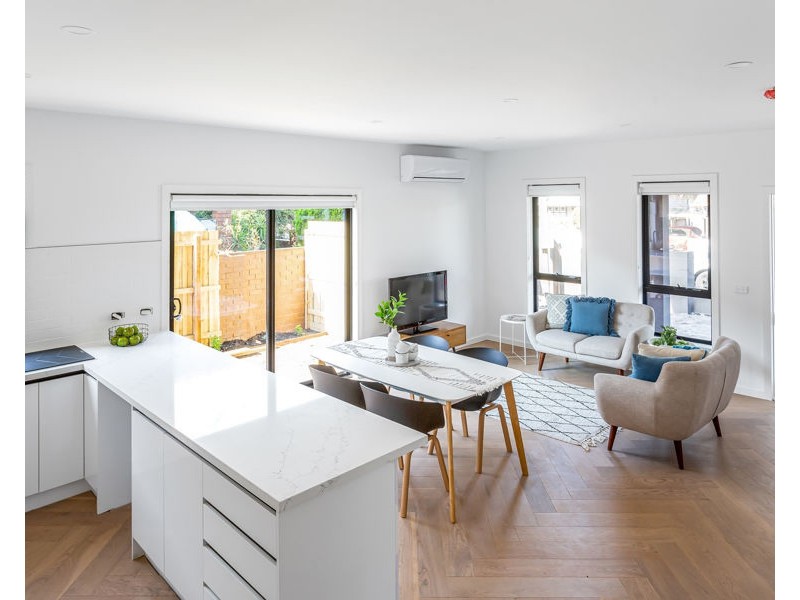 1/15a Darlington Grove, Coburg VIC 3058