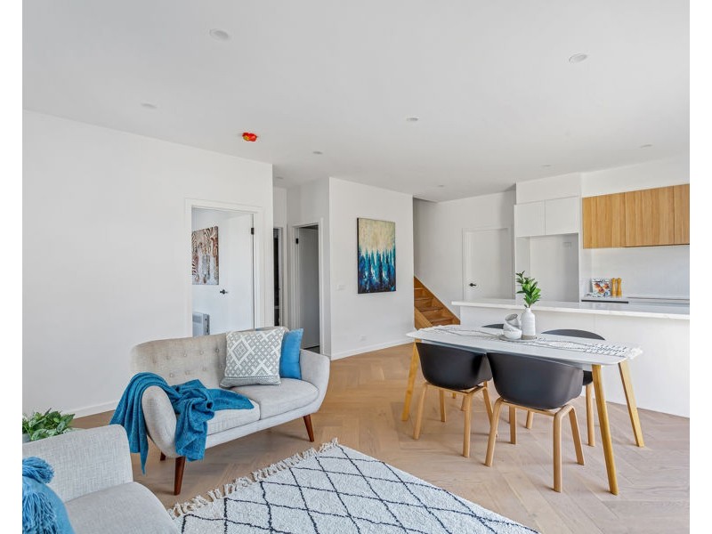 1/15a Darlington Grove, Coburg VIC 3058