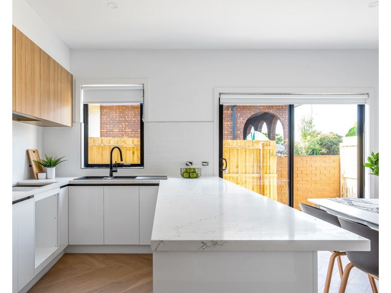 1/15a Darlington Grove, Coburg VIC 3058