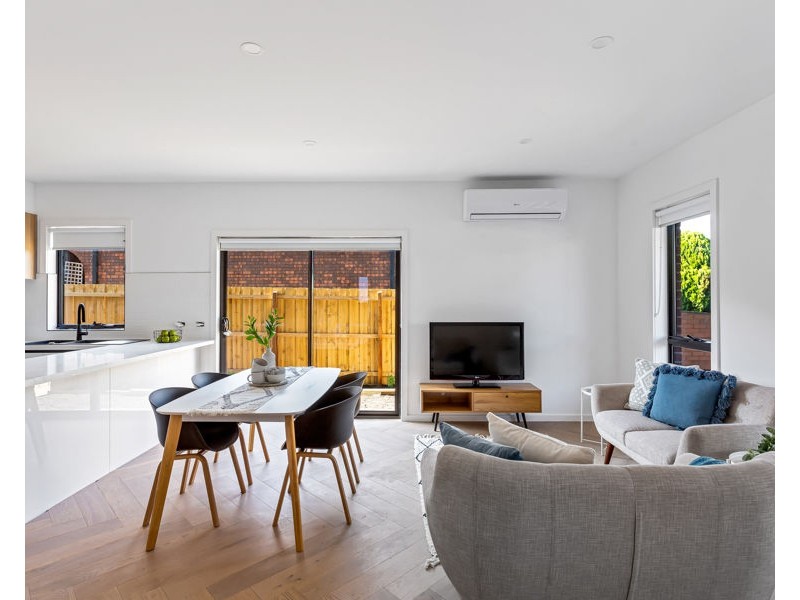 1/15a Darlington Grove, Coburg VIC 3058