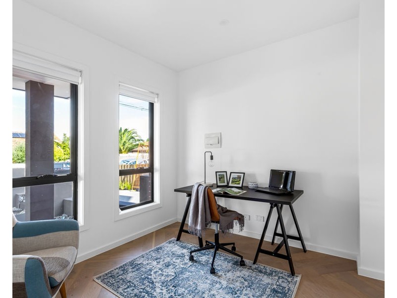 1/15a Darlington Grove, Coburg VIC 3058