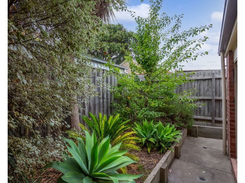 2/15 Kennedy Street, Reservoir VIC 3073