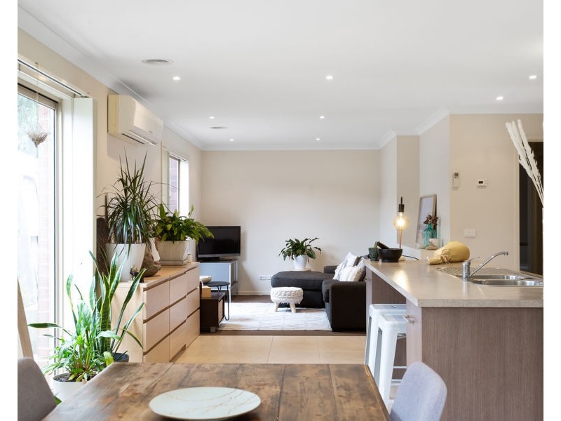 2/15 Kennedy Street, Reservoir VIC 3073