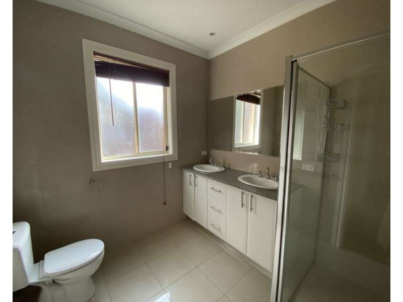 9a O’Shannassy Street, Essendon VIC 3040