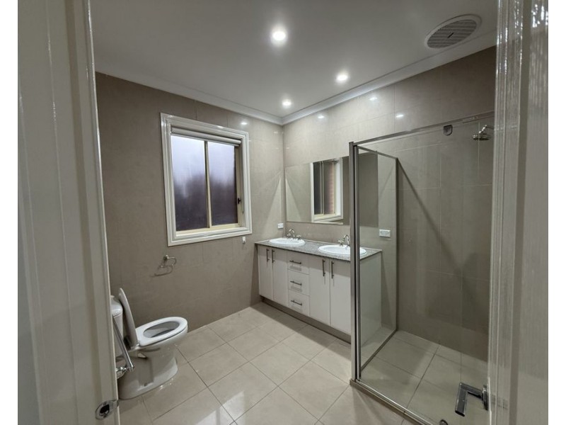 9a O’Shannassy Street, Essendon VIC 3040