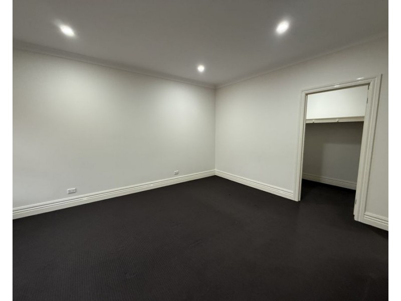 9a O’Shannassy Street, Essendon VIC 3040