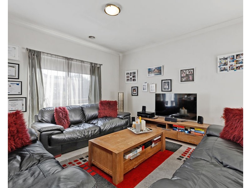 32 Wyperfeld Avenue, Craigieburn VIC 3064
