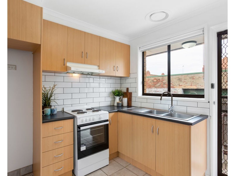 4/10 Larnoo Ave, Brunswick West VIC 3055