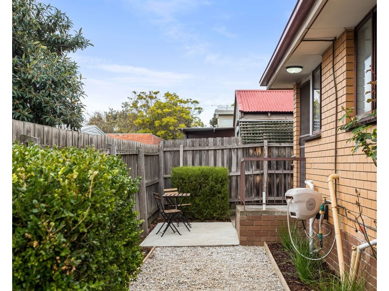 4/10 Larnoo Ave, Brunswick West VIC 3055