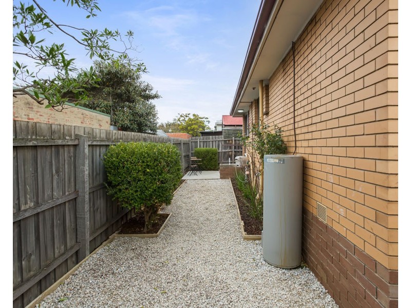 4/10 Larnoo Ave, Brunswick West VIC 3055