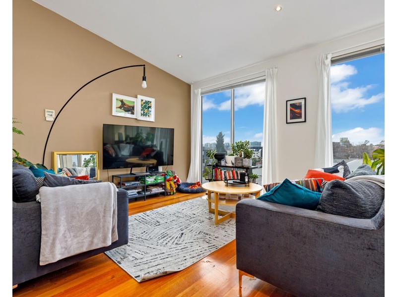 18/12 Acland Street, St Kilda VIC 3182