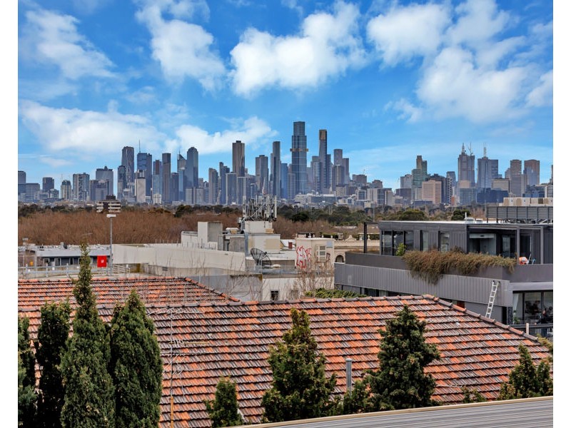 18/12 Acland Street, St Kilda VIC 3182