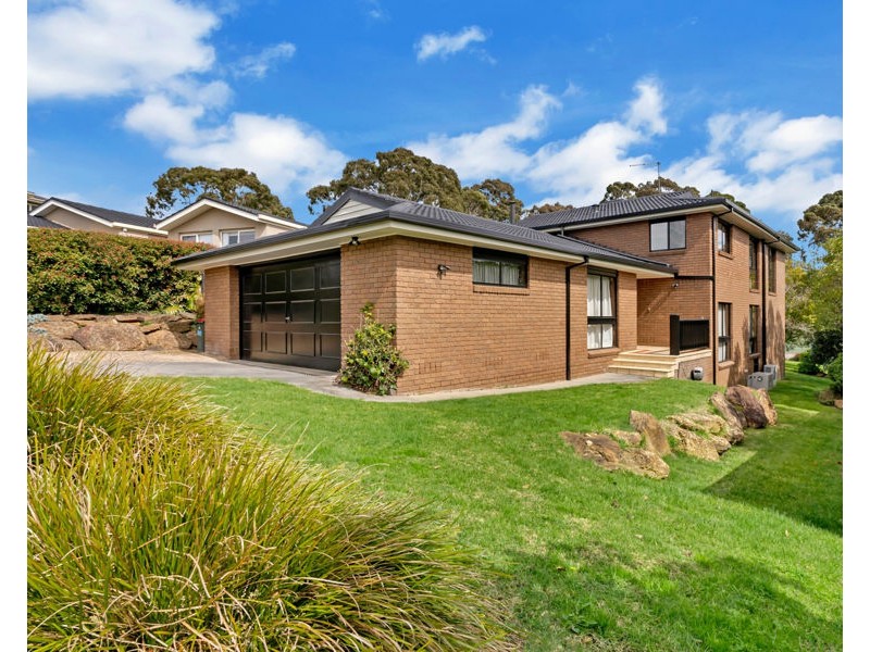 13 Buvelot Wynd, Doncaster East VIC 3109