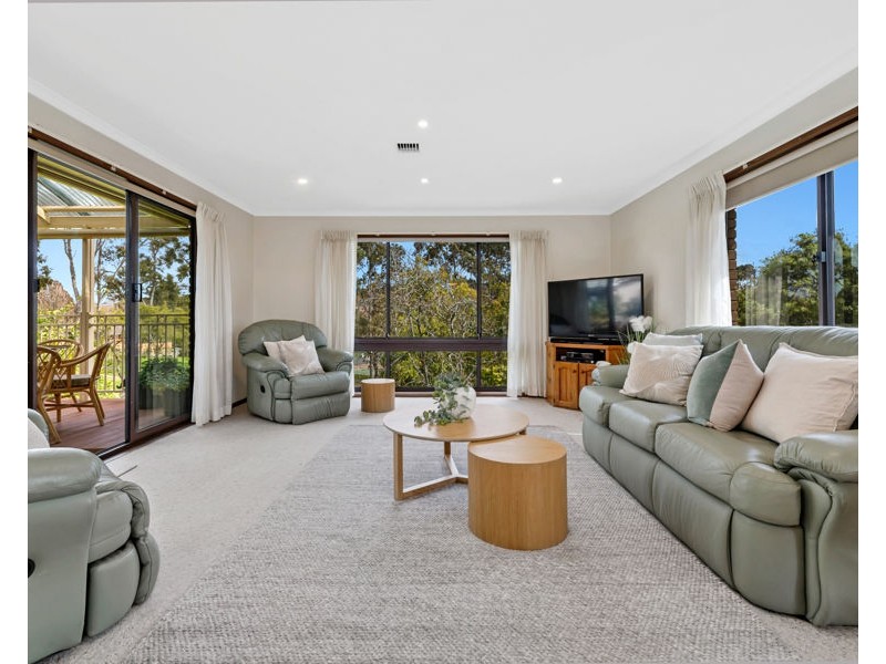 13 Buvelot Wynd, Doncaster East VIC 3109