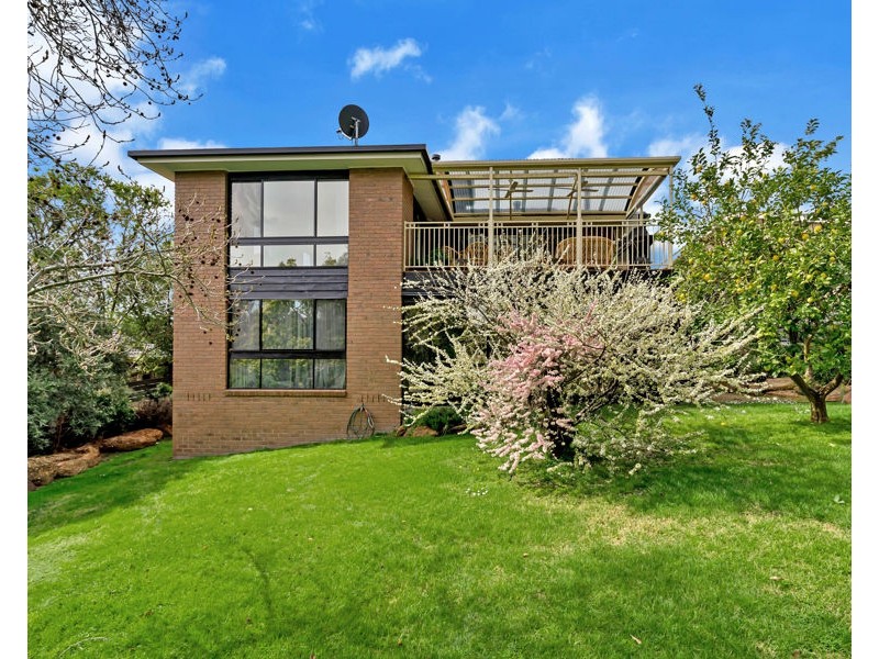 13 Buvelot Wynd, Doncaster East VIC 3109