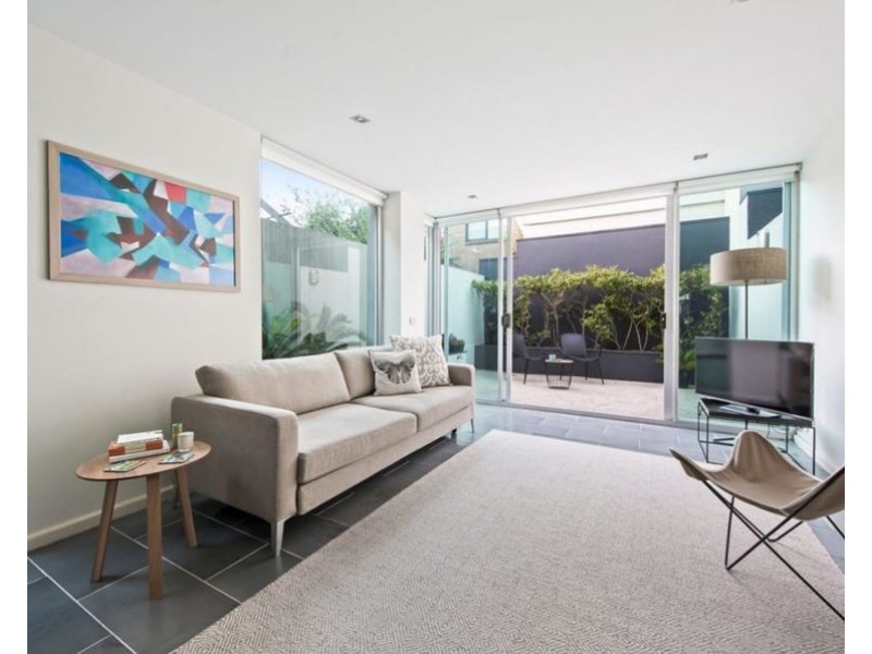 2/199 Barkly Street, Brunswick VIC 3056