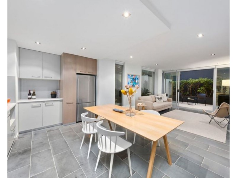 2/199 Barkly Street, Brunswick VIC 3056